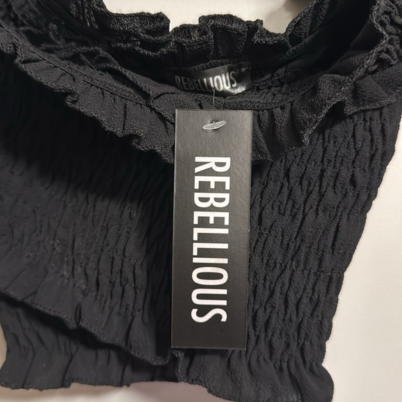 Bandeau style black crop top - Picture 2 of 6